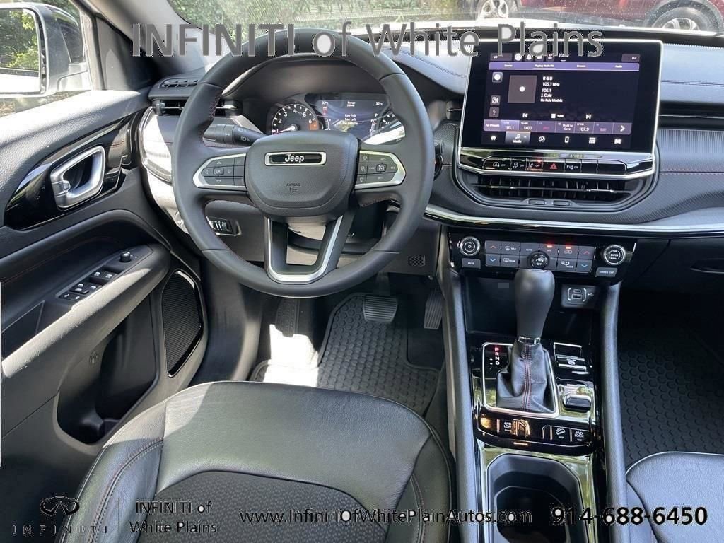 Used 2024 Jeep Compass Trailhawk image 9