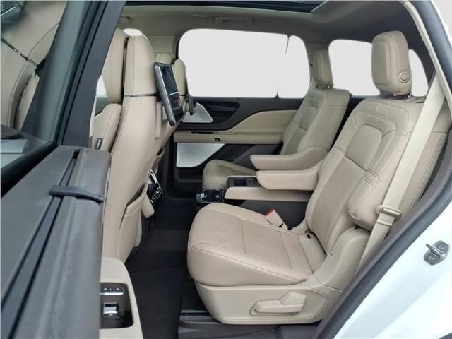 Used 2022 Lincoln Aviator Reserve w/ Equipment Group 201A AWD/4WD image 11
