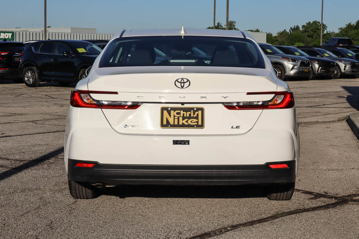 Used 2025 Toyota Camry LE FWD image 5