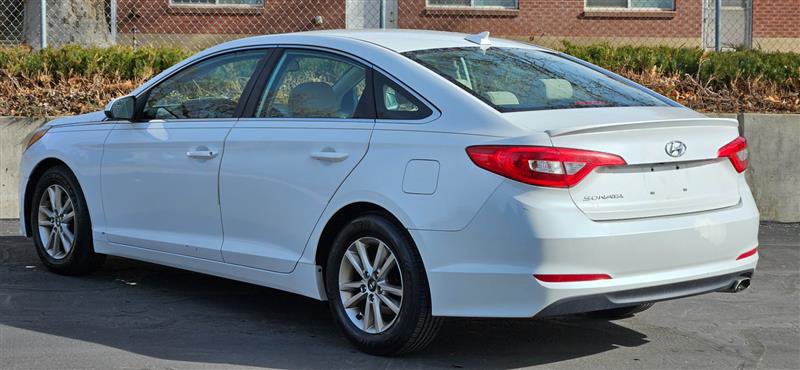 Used 2015 Hyundai Sonata SE w/ Option Group 02 image 3
