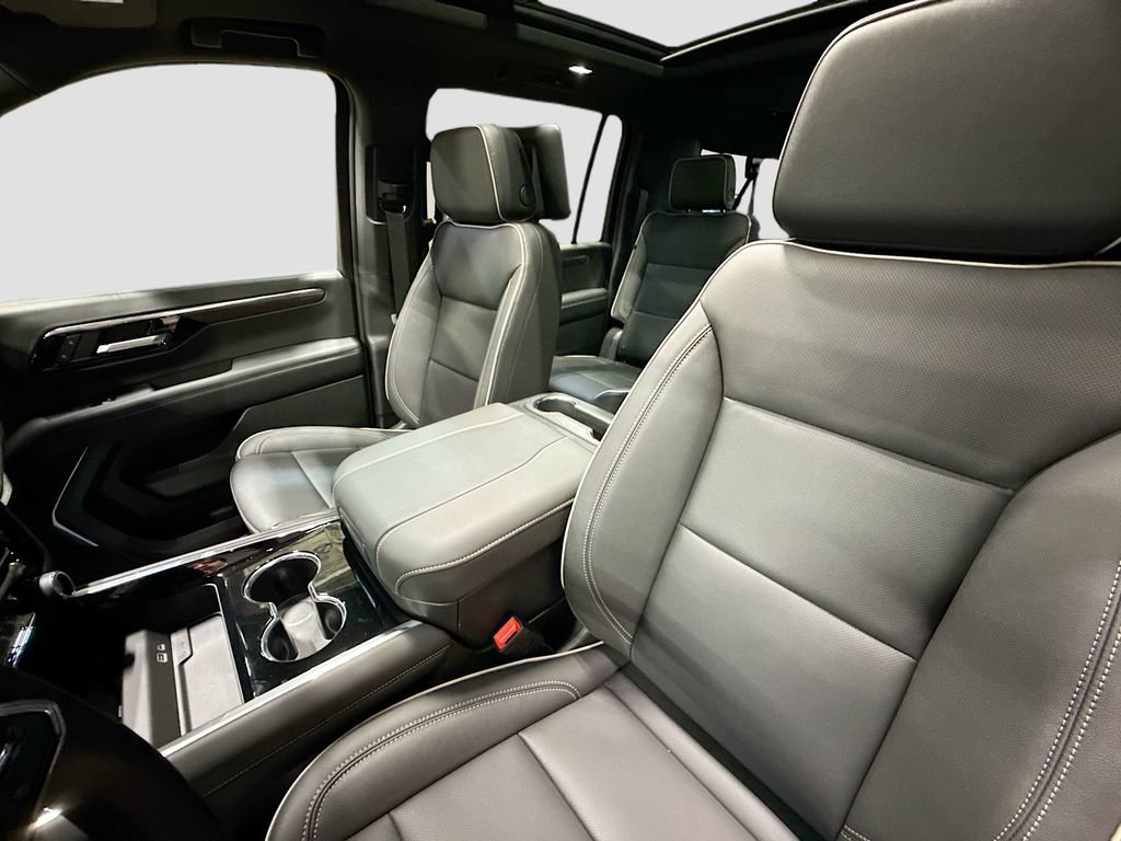 New 2026 Chevrolet Suburban Premier AWD/4WD image 21