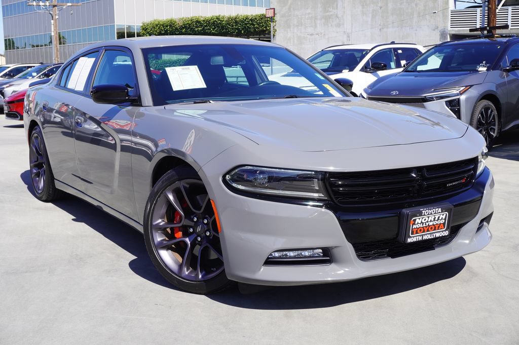 Used 2023 Dodge Charger SXT w/ Plus Group RWD image 2