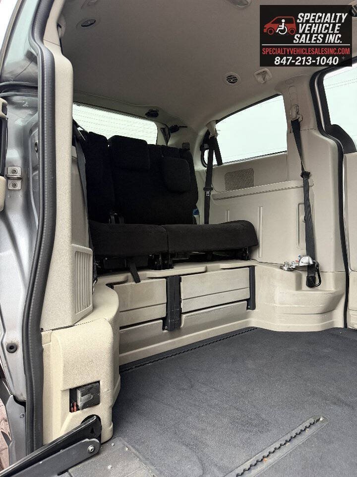 Used 2013 Dodge Grand Caravan SXT FWD image 16