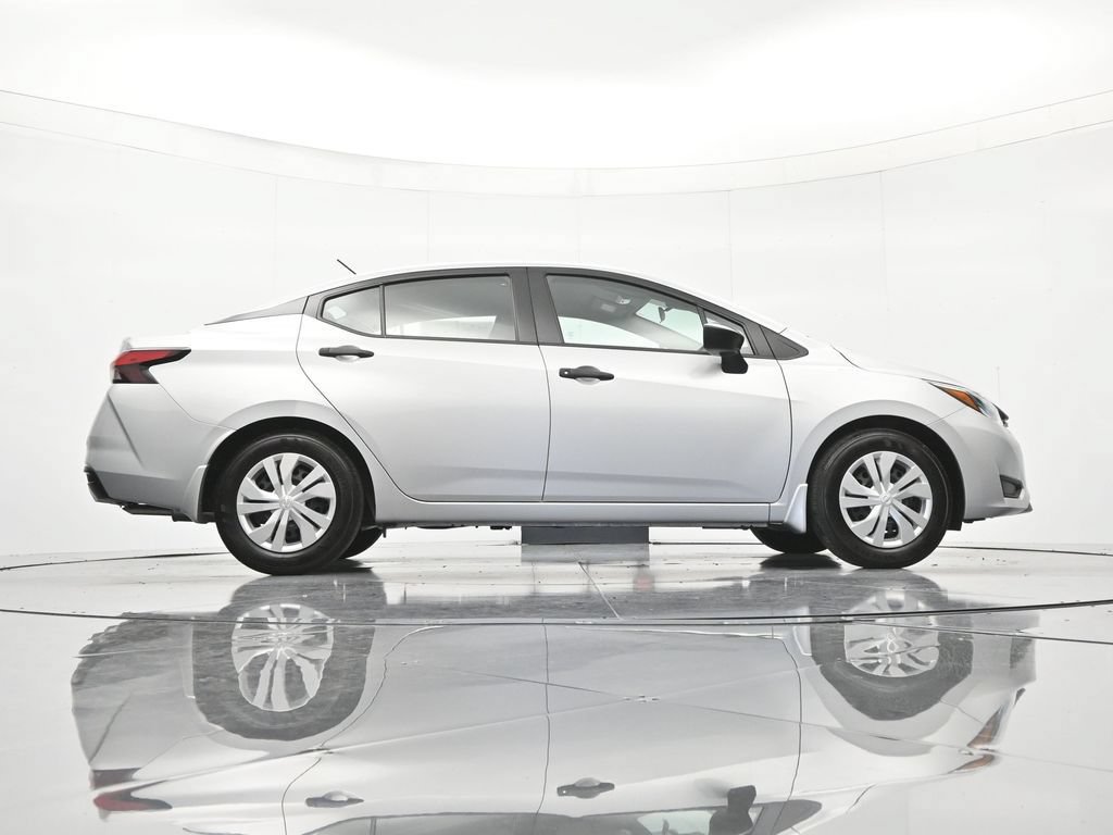 Used 2025 Nissan Versa S FWD image 39