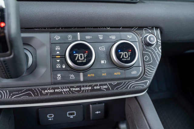 Used 2023 Land Rover Defender 110 S image 30