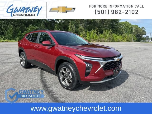 Used 2025 Chevrolet Trax LT w/ LT Convenience Package FWD image 3