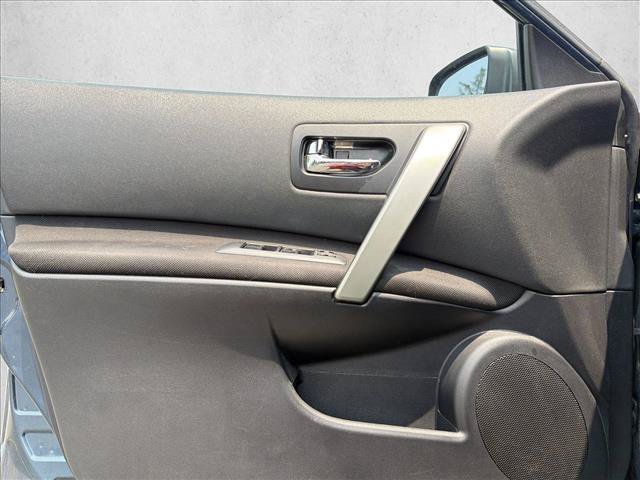 Used 2013 Nissan Rogue SV FWD image 10