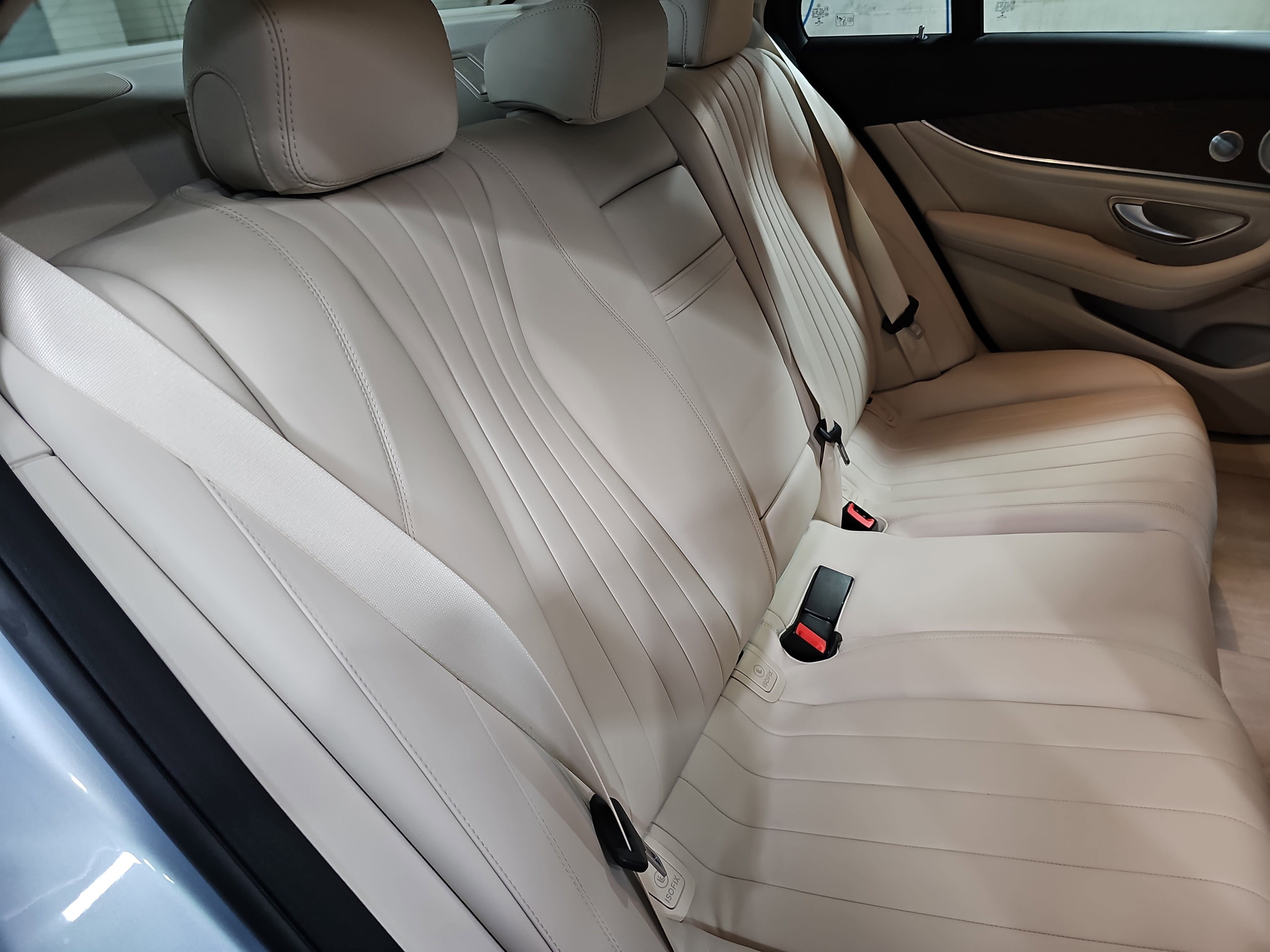 Used 2018 Mercedes-Benz E 400 4MATIC Sedan image 12