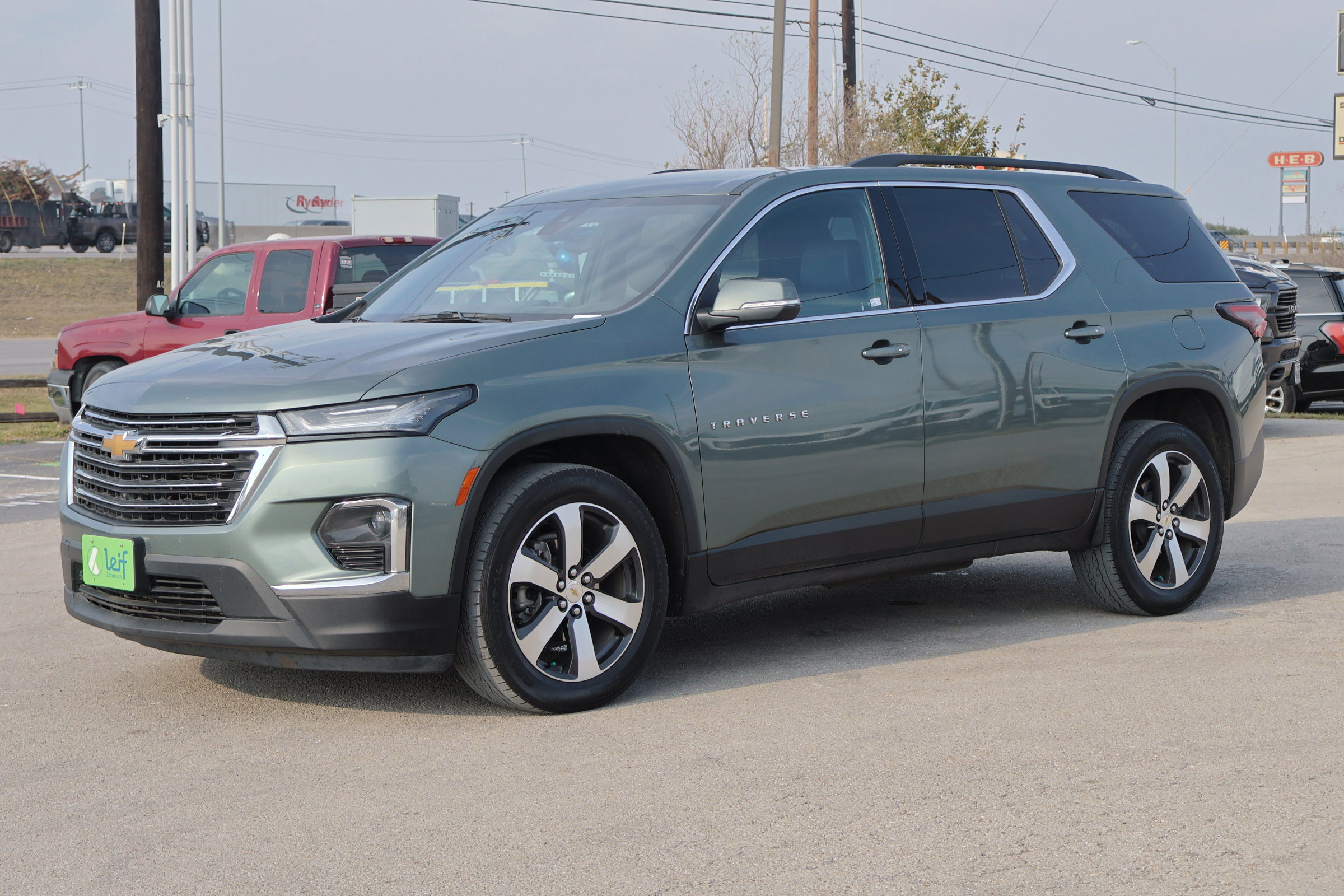 Used 2022 Chevrolet Traverse LT w/ LT Premium Package image 11