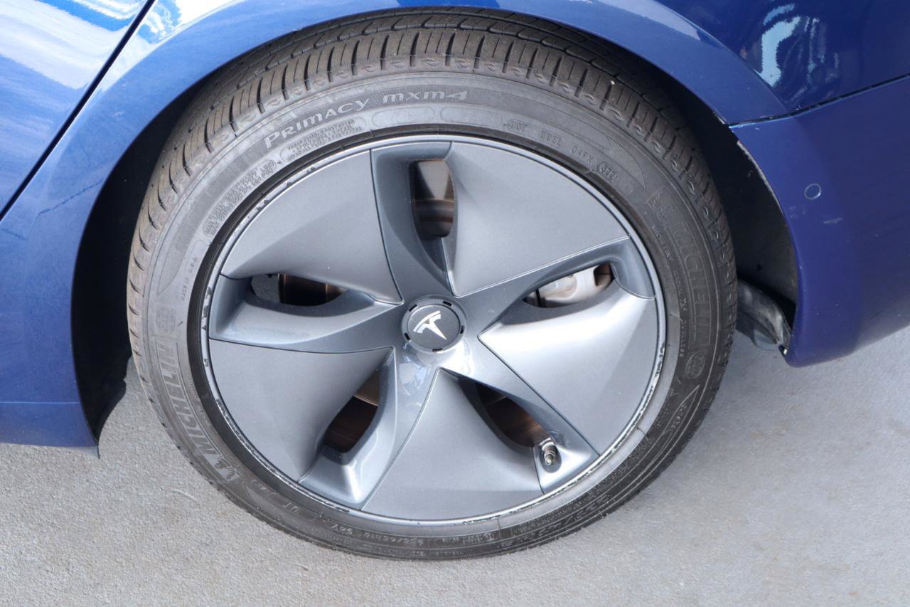 Used 2018 Tesla Model 3 Long Range RWD image 40