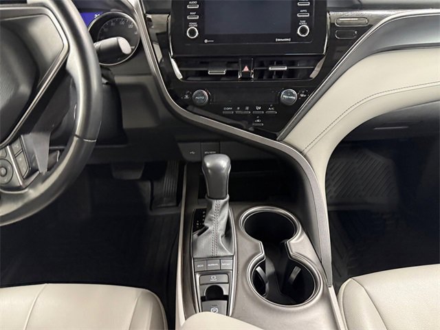 Used 2023 Toyota Camry SE image 11