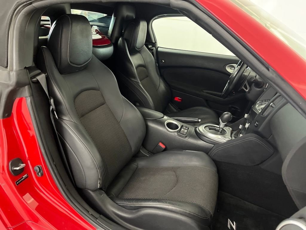 Used 2010 Nissan 370Z Touring w/ Sport Pkg image 19