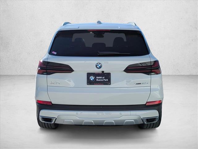 New 2026 BMW X5 xDrive50e w/ Climate Comfort Package image 8