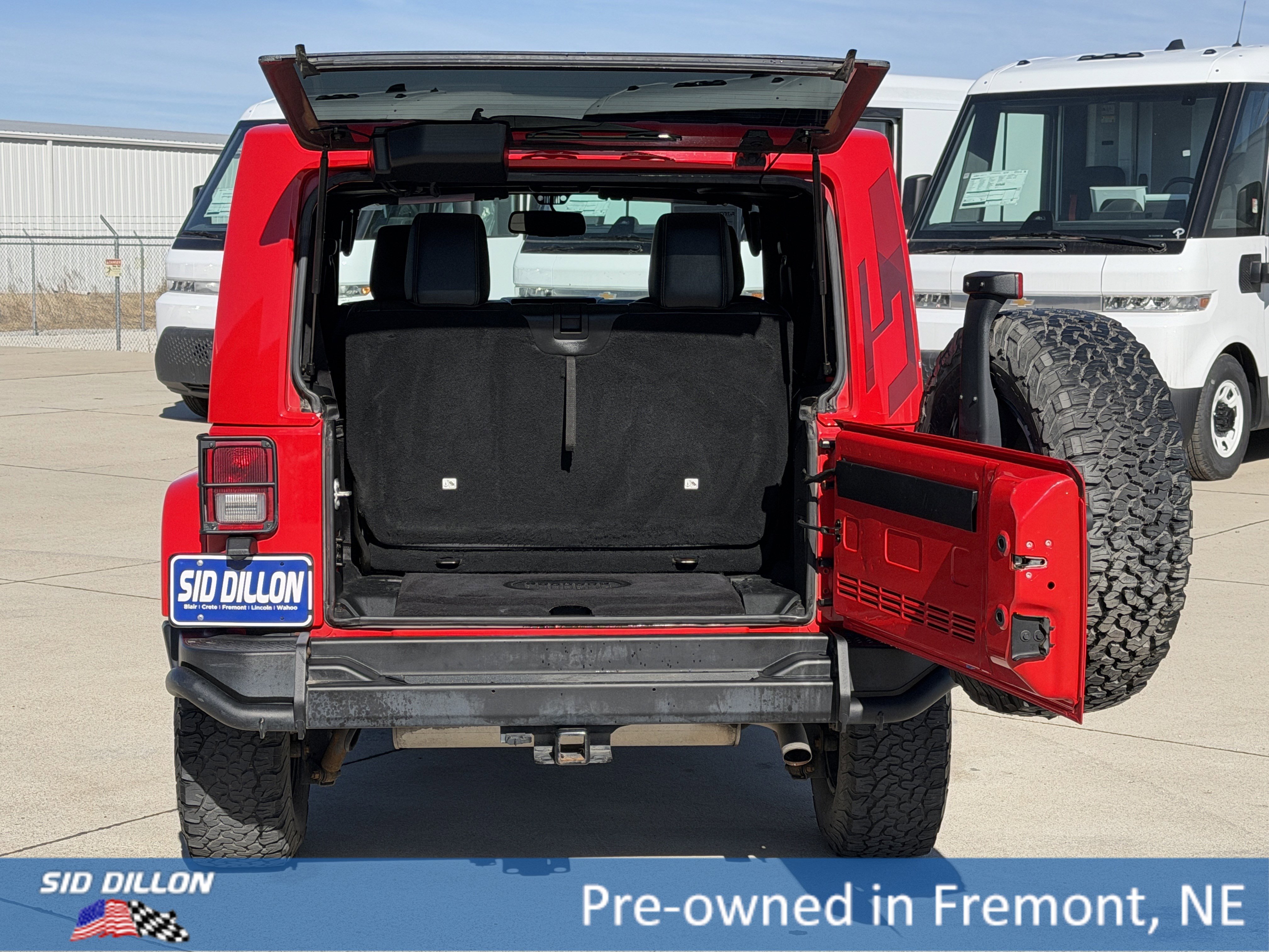 Used 2017 Jeep Wrangler Sahara image 5