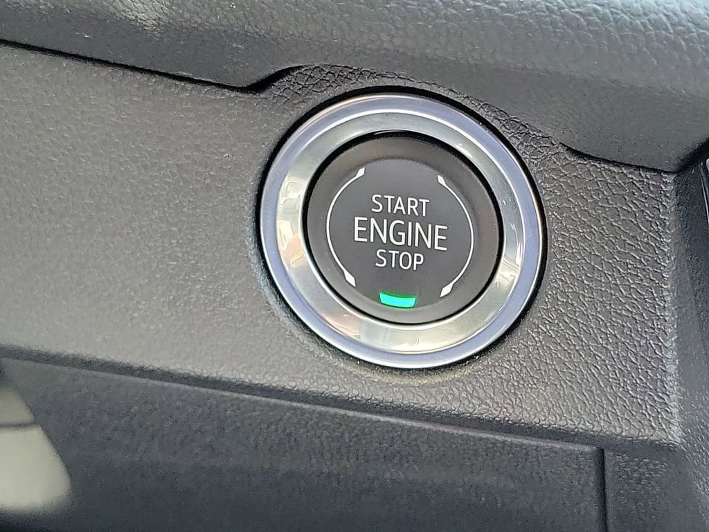 Used 2026 Chevrolet Traverse LT FWD image 16