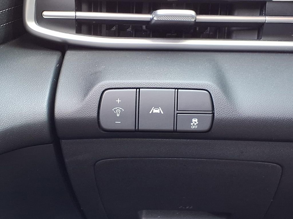 Used 2023 Hyundai Elantra SEL image 15