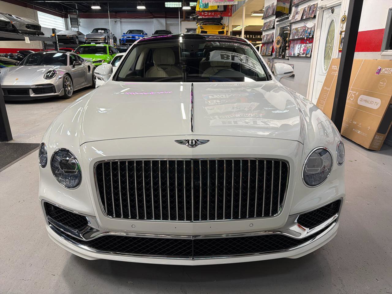 Used 2023 Bentley Flying Spur V8 AWD/4WD image 2