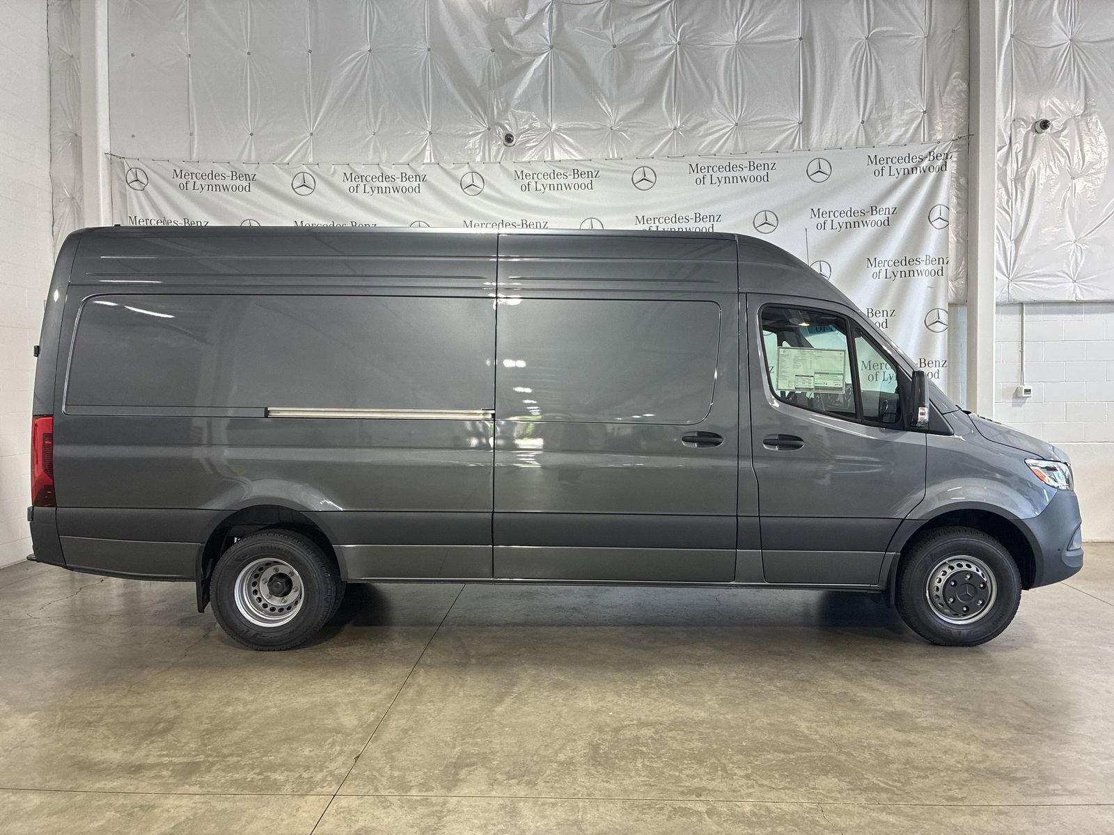 New 2025 Mercedes-Benz Sprinter 4500 image 3