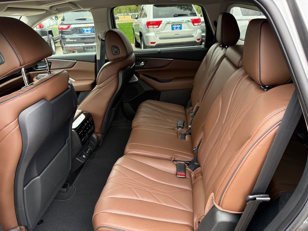 Certified 2025 Acura MDX w/ Advance Package AWD/4WD image 16