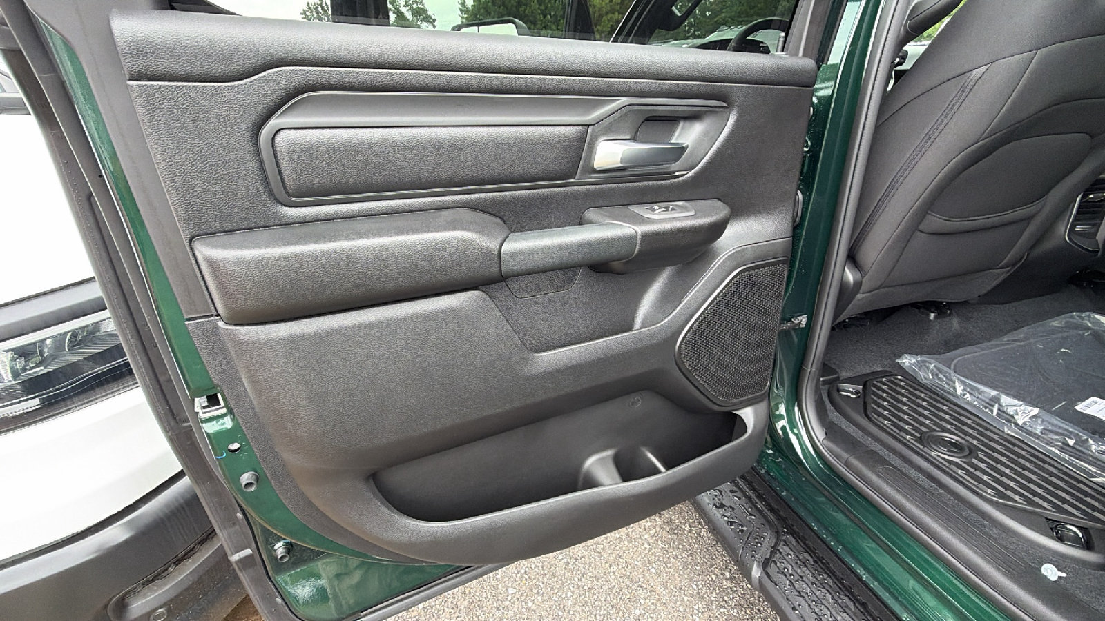 Certified 2026 RAM 1500 Express AWD/4WD image 18