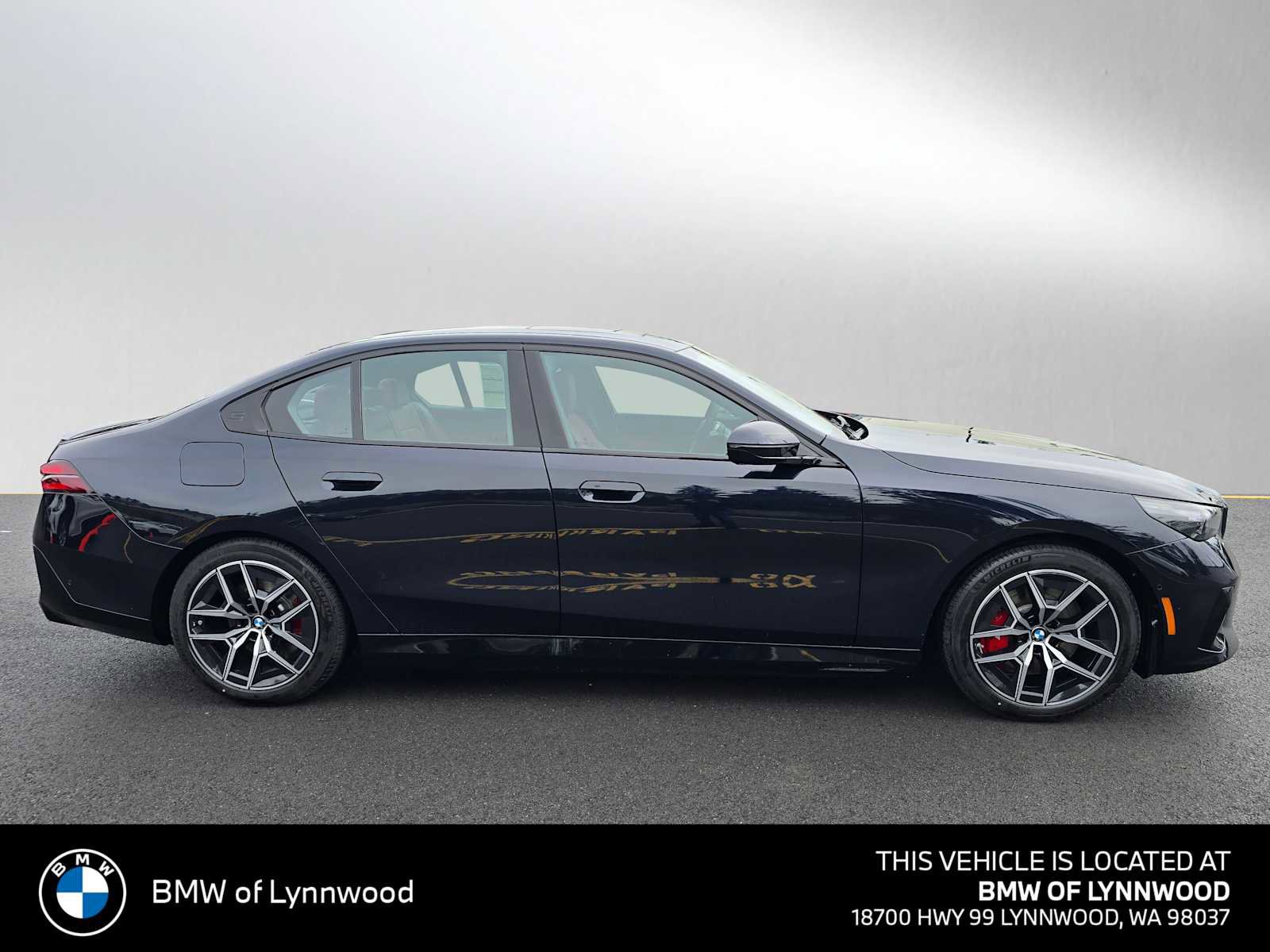 New 2026 BMW i5 eDrive40 w/ M Sport Package AWD/4WD image 2