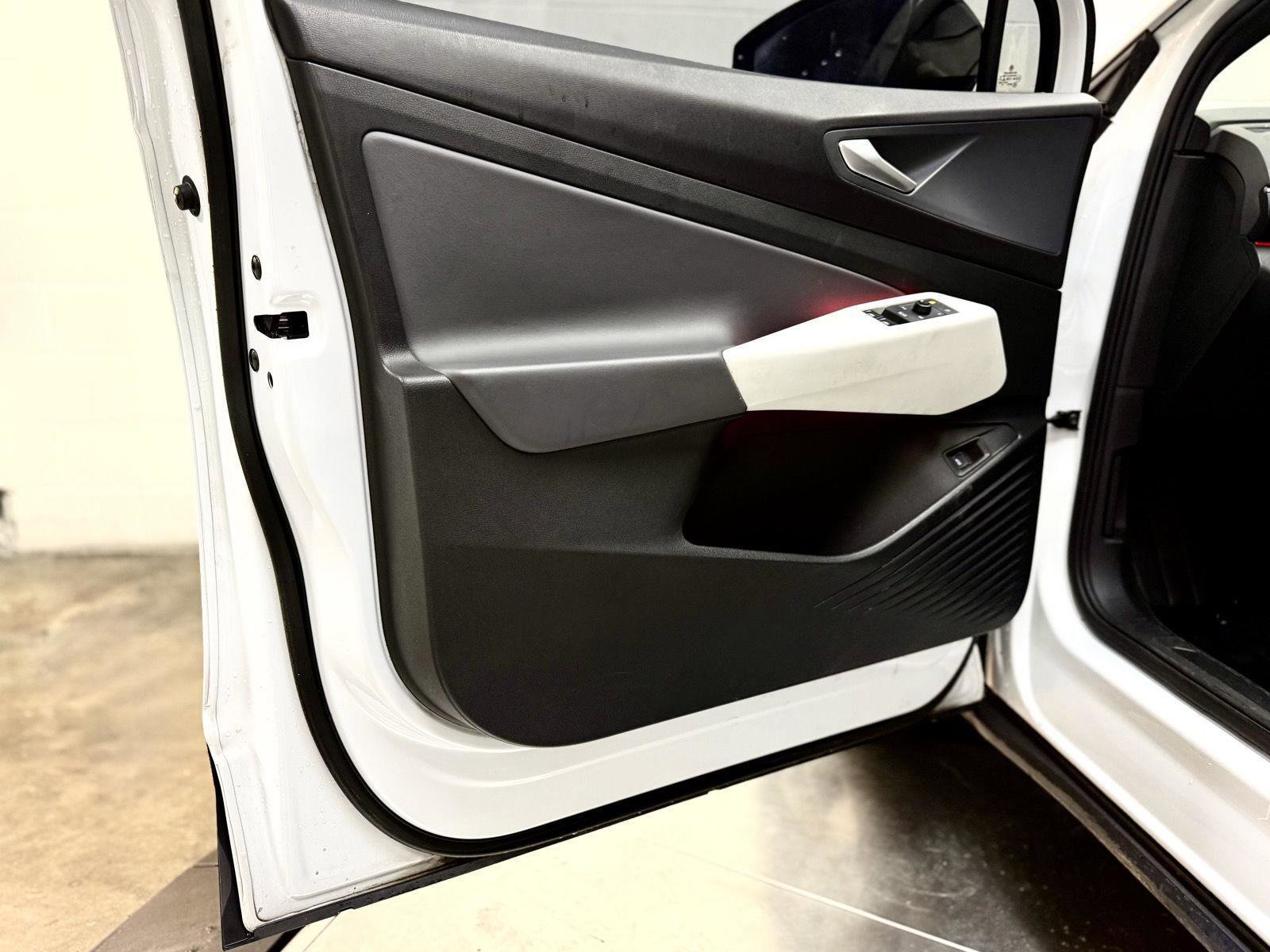 Used 2021 Volkswagen ID.4 1st Edition image 11