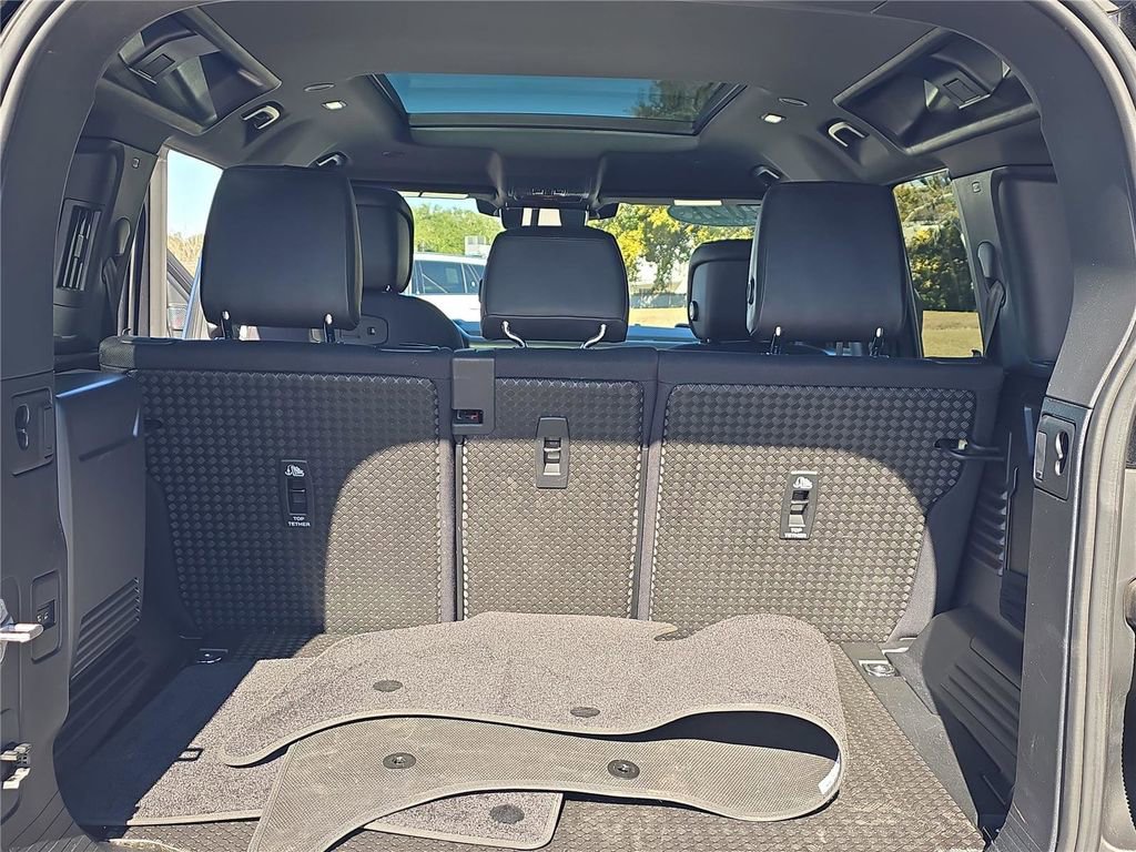 Used 2021 Land Rover Defender 110 X image 25