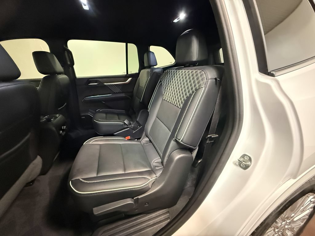 Used 2024 GMC Acadia Denali w/ LPO, Floor Liner Package FWD image 8