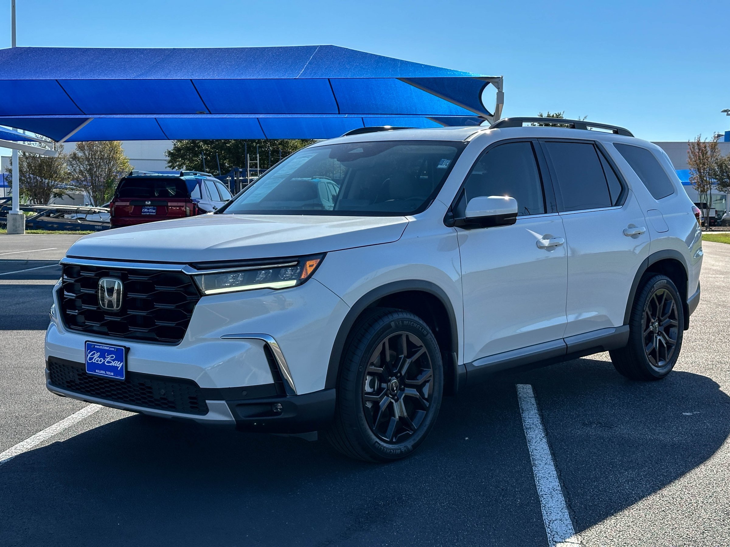Used 2025 Honda Pilot Touring image 10