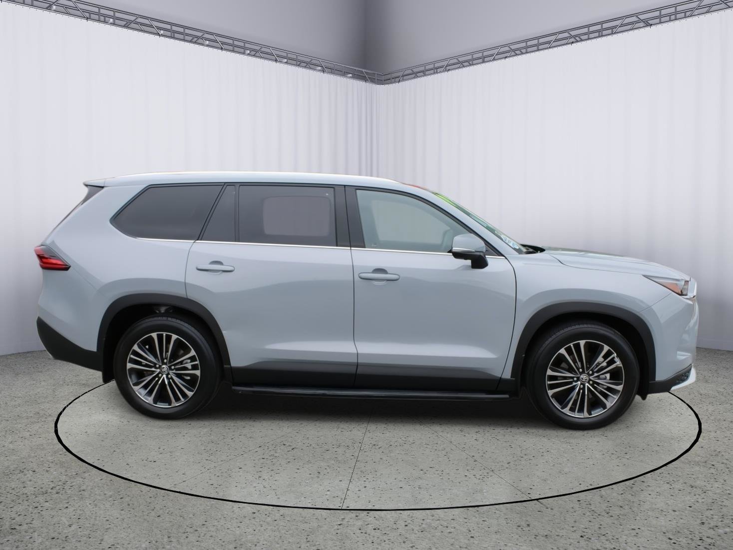 Used 2025 Toyota Grand Highlander AWD Hybrid image 9