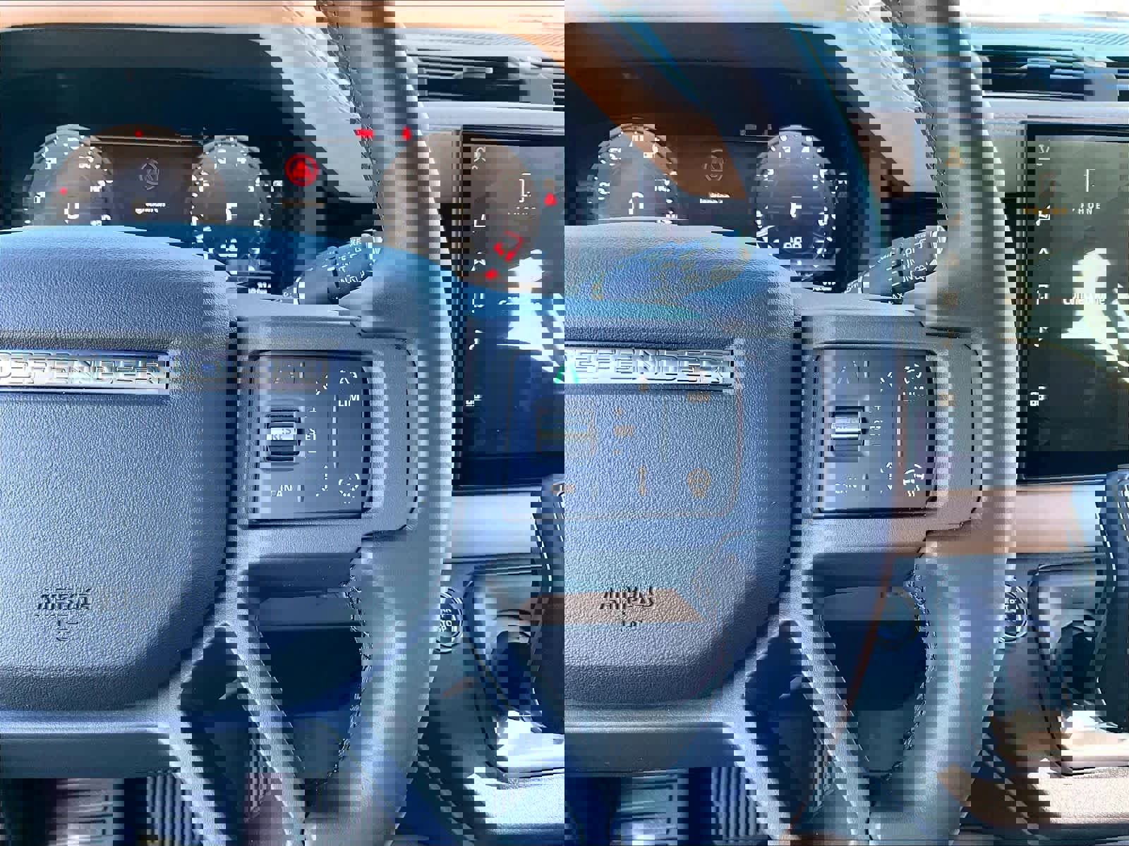 Used 2025 Land Rover Defender 110 X-Dynamic SE image 20