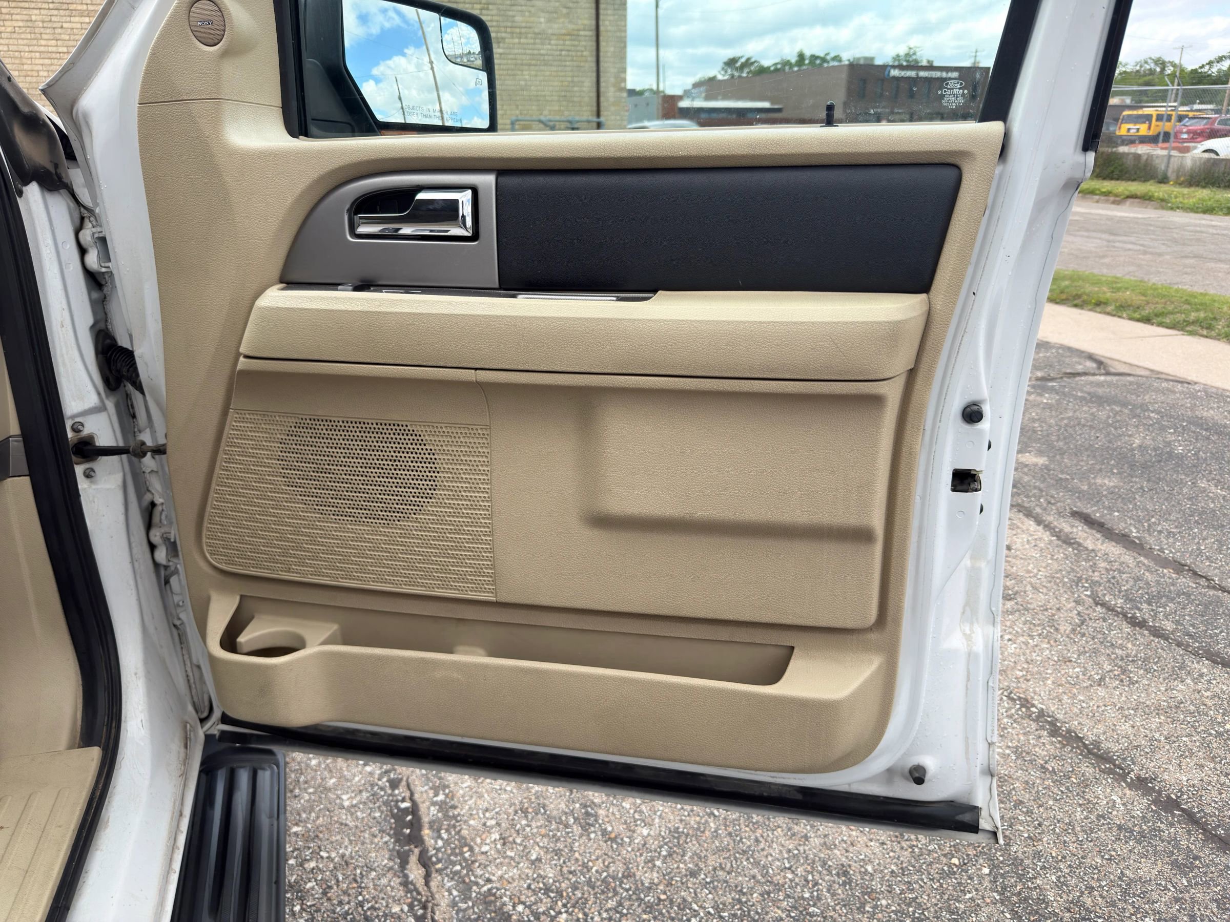 Used 2017 Ford Expedition EL XLT w/ Equipment Group 202A AWD/4WD image 30