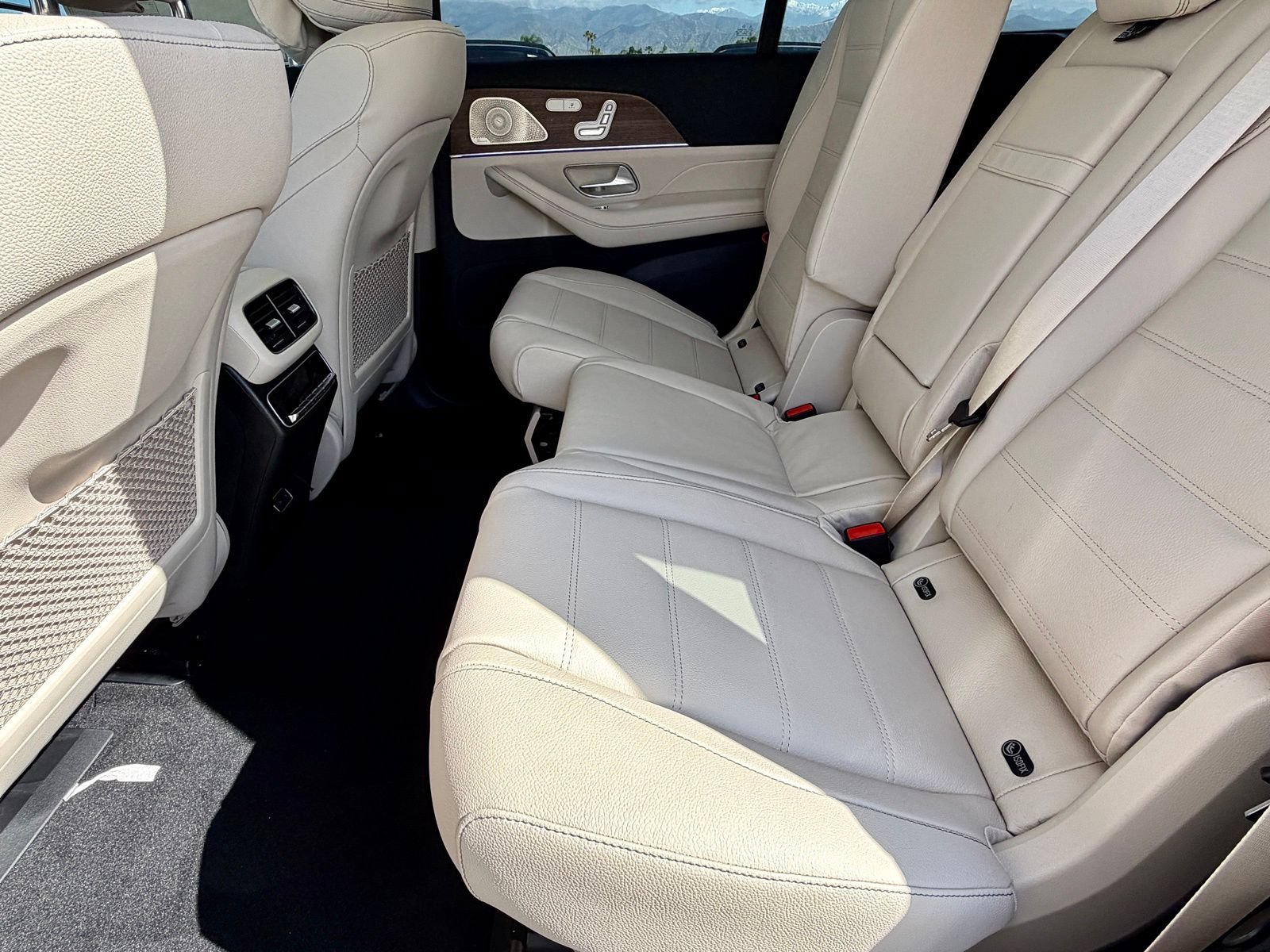 New 2026 Mercedes-Benz GLS 450 4MATIC image 27