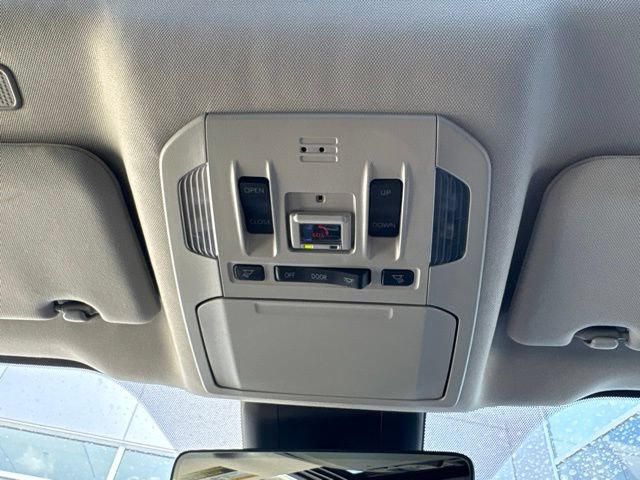Used 2023 Toyota Highlander XLE AWD/4WD image 22