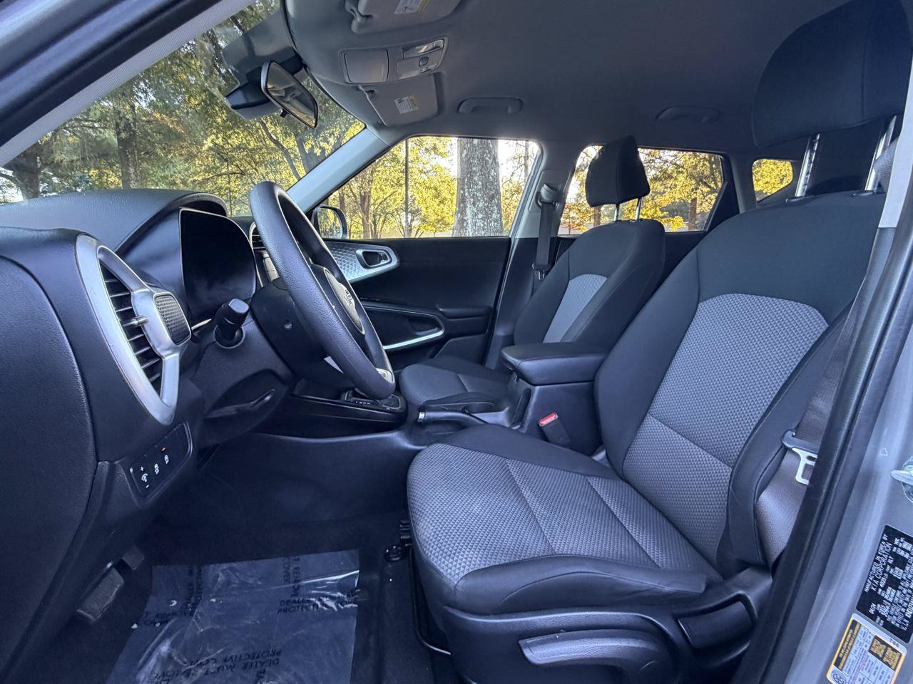 Used 2024 Kia Soul LX w/ Option Group 015 FWD image 11