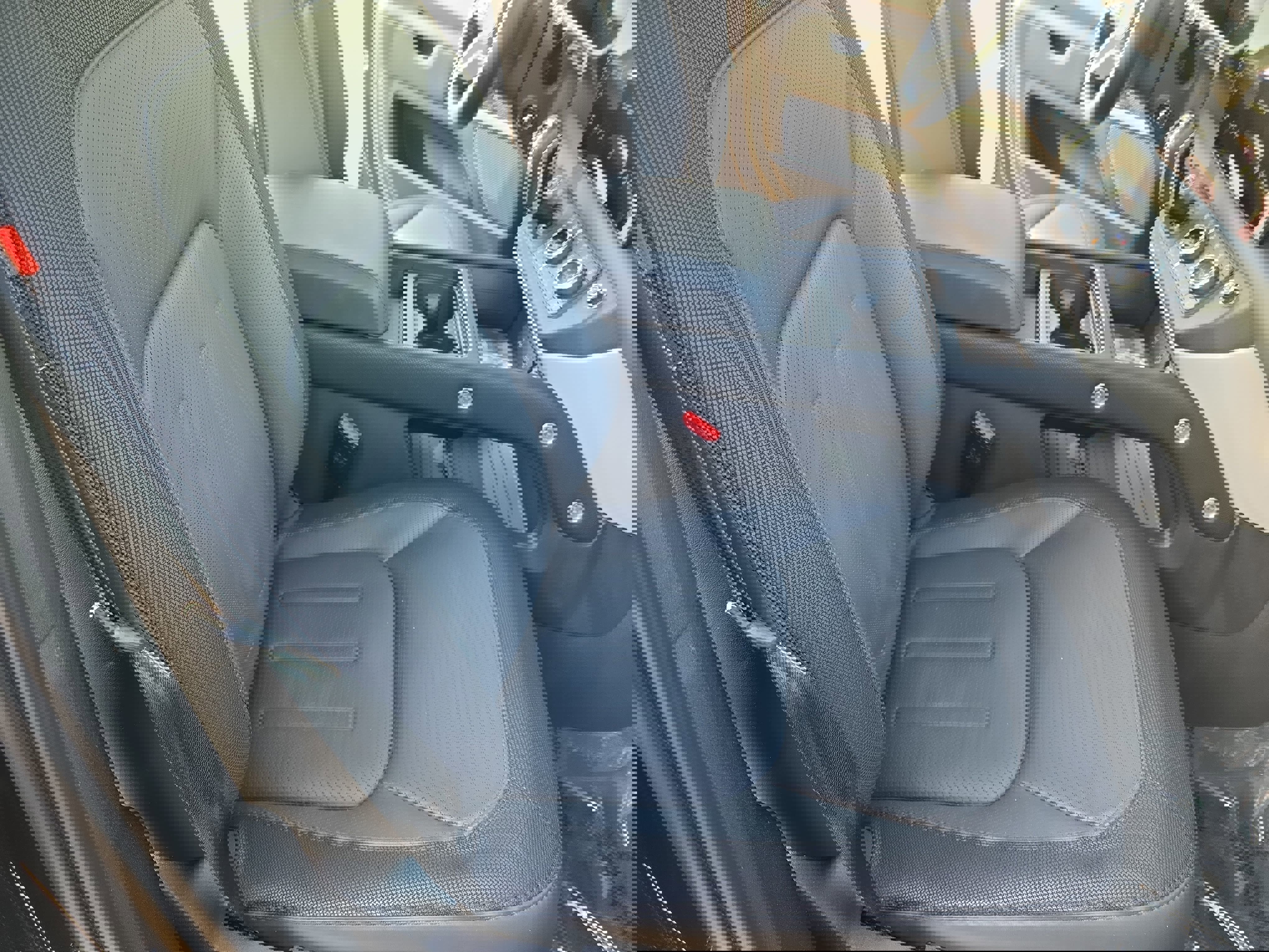 Certified 2022 Land Rover Defender 110 X-Dynamic HSE image 10