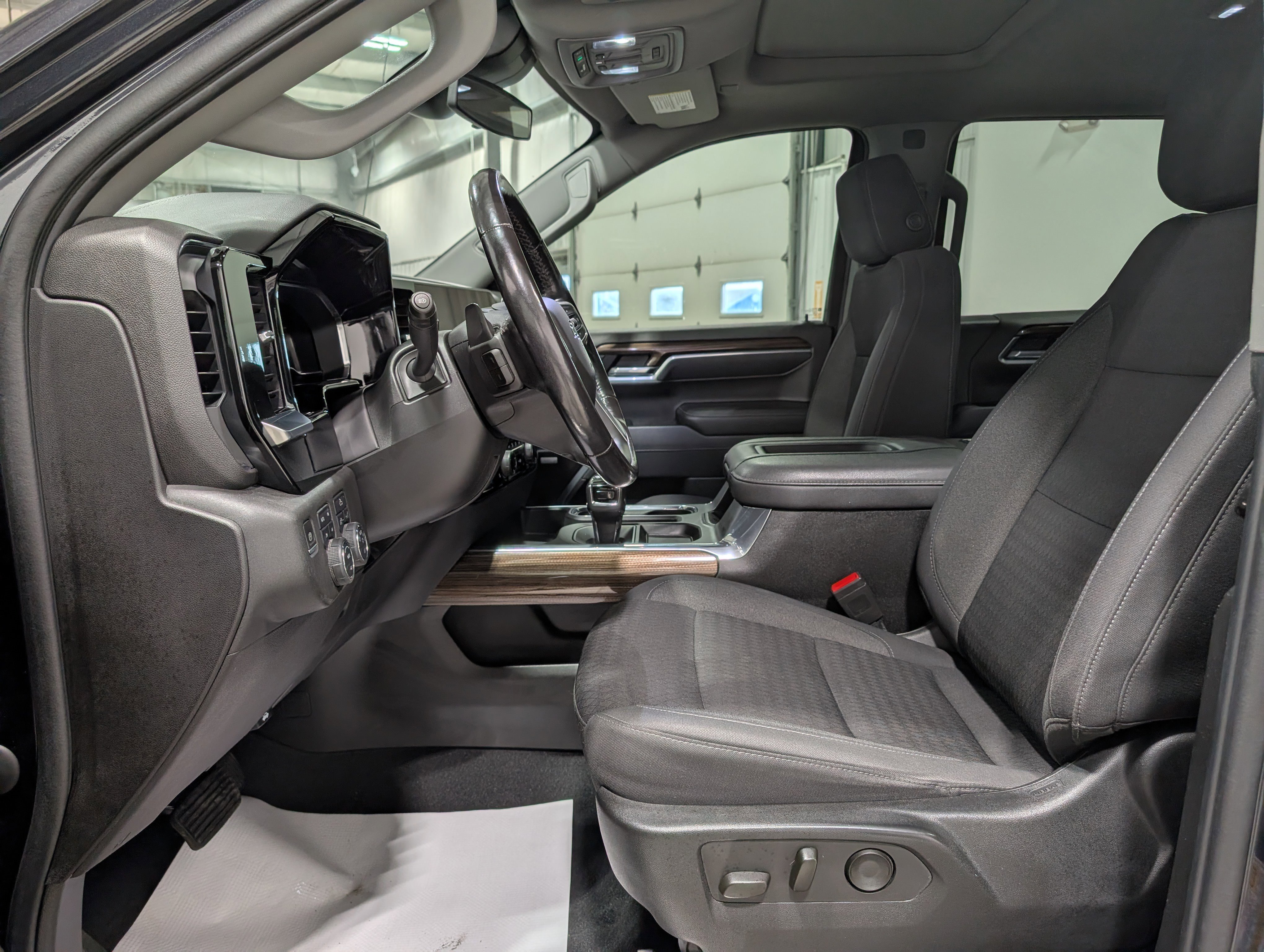 Used 2022 Chevrolet Silverado 1500 RST image 16