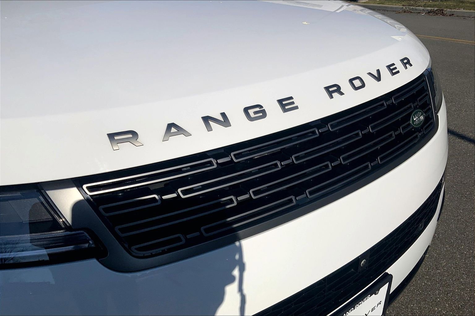 Used 2024 Land Rover Range Rover Sport SE image 30
