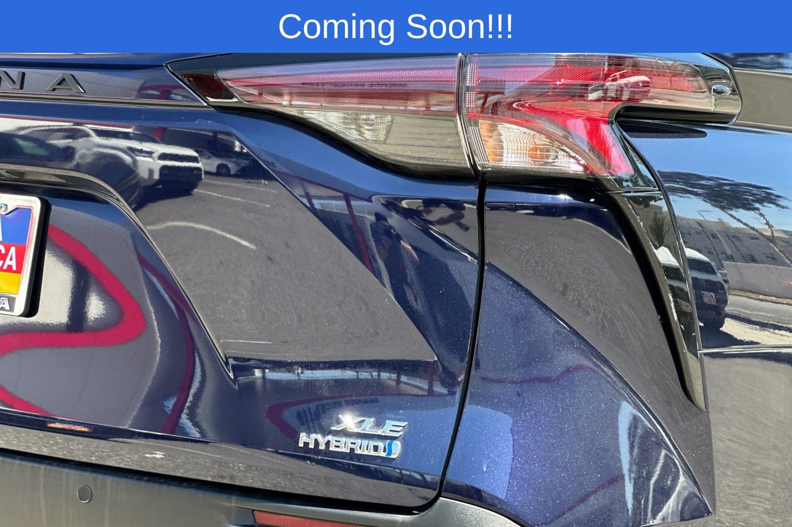 Used 2023 Toyota Sienna XLE image 28