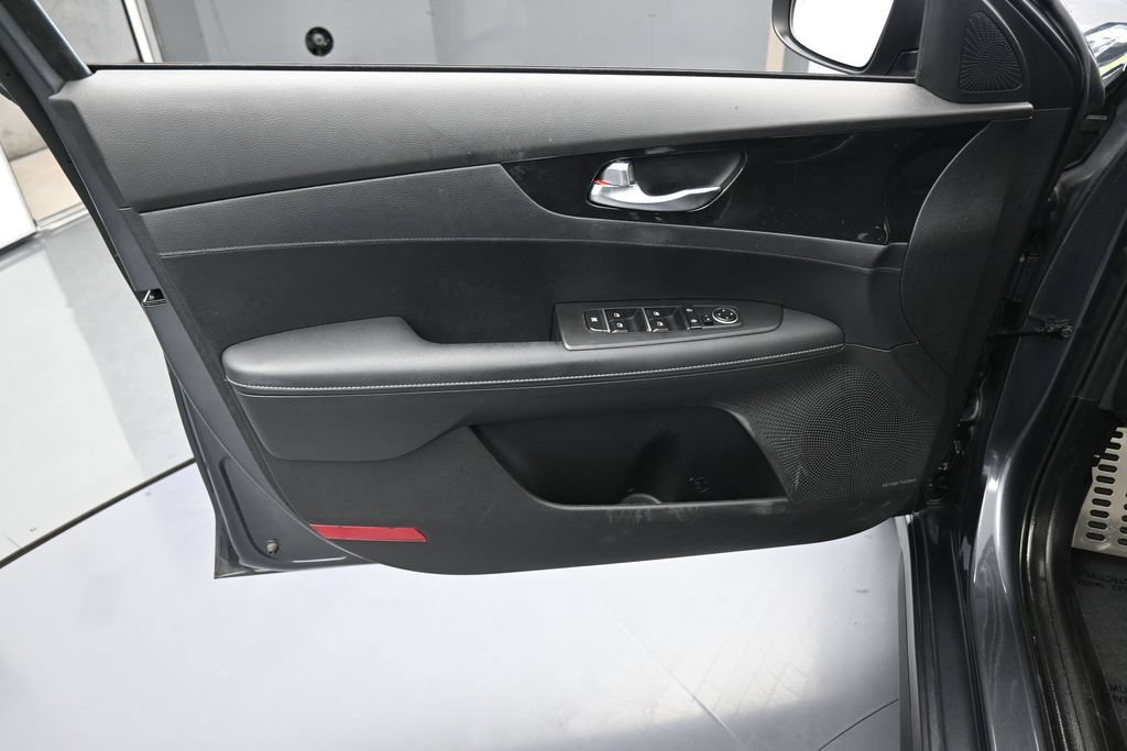 Used 2024 Kia Forte GT-Line w/ GT-Line Premium Package FWD image 13