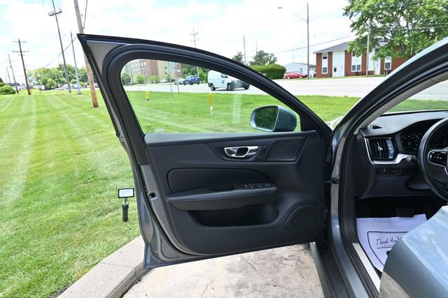 Used 2020 Volvo V60 T5 Cross Country AWD/4WD image 26