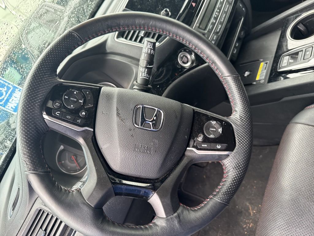 Used 2024 Honda Passport Black Edition image 3