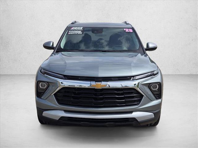 Used 2025 Chevrolet TrailBlazer LT FWD image 2