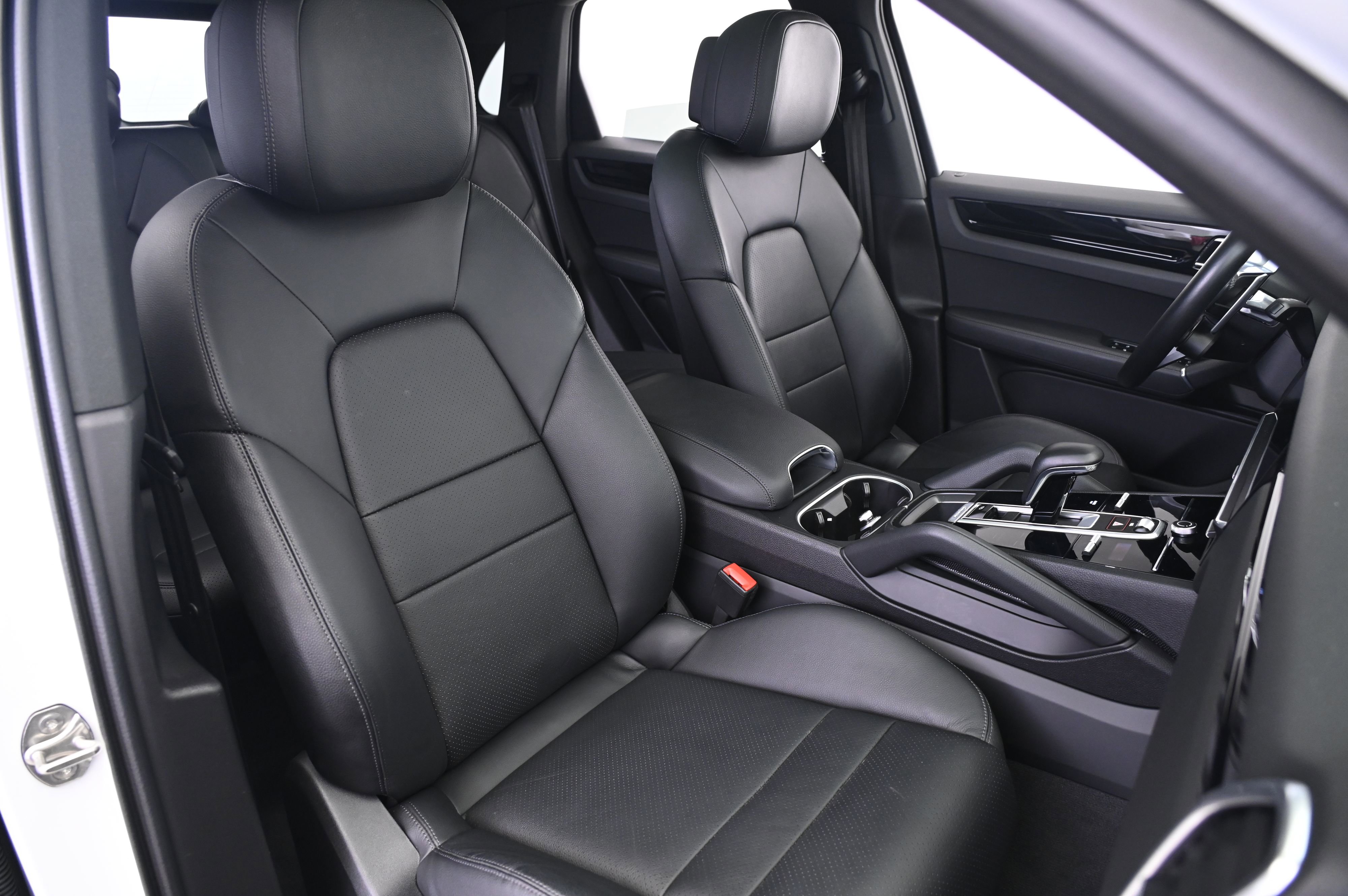 Certified 2022 Porsche Cayenne E-Hybrid image 24