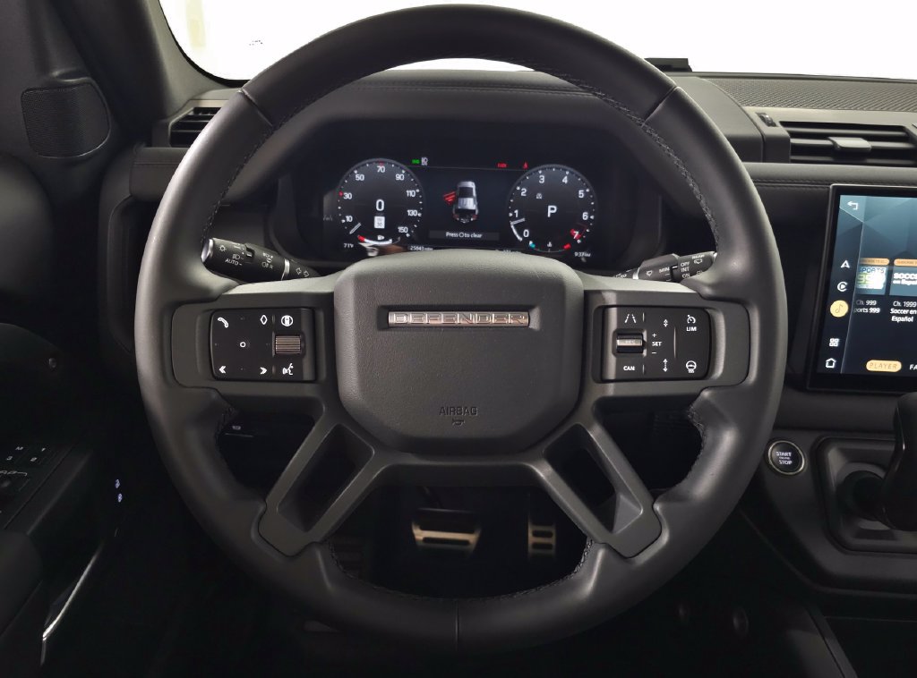 Certified 2025 Land Rover Defender 110 S AWD/4WD image 20