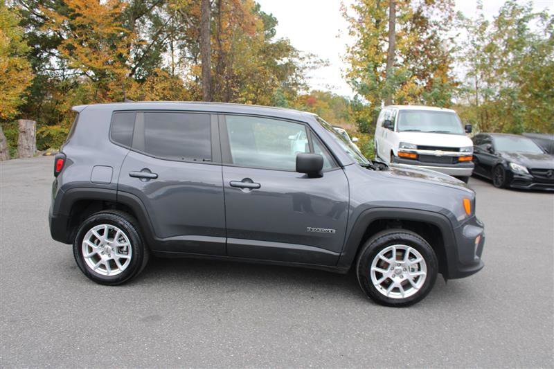 Used 2023 Jeep Renegade Latitude image 9