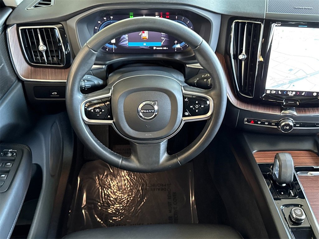Certified 2023 Volvo XC60 B5 Plus image 13
