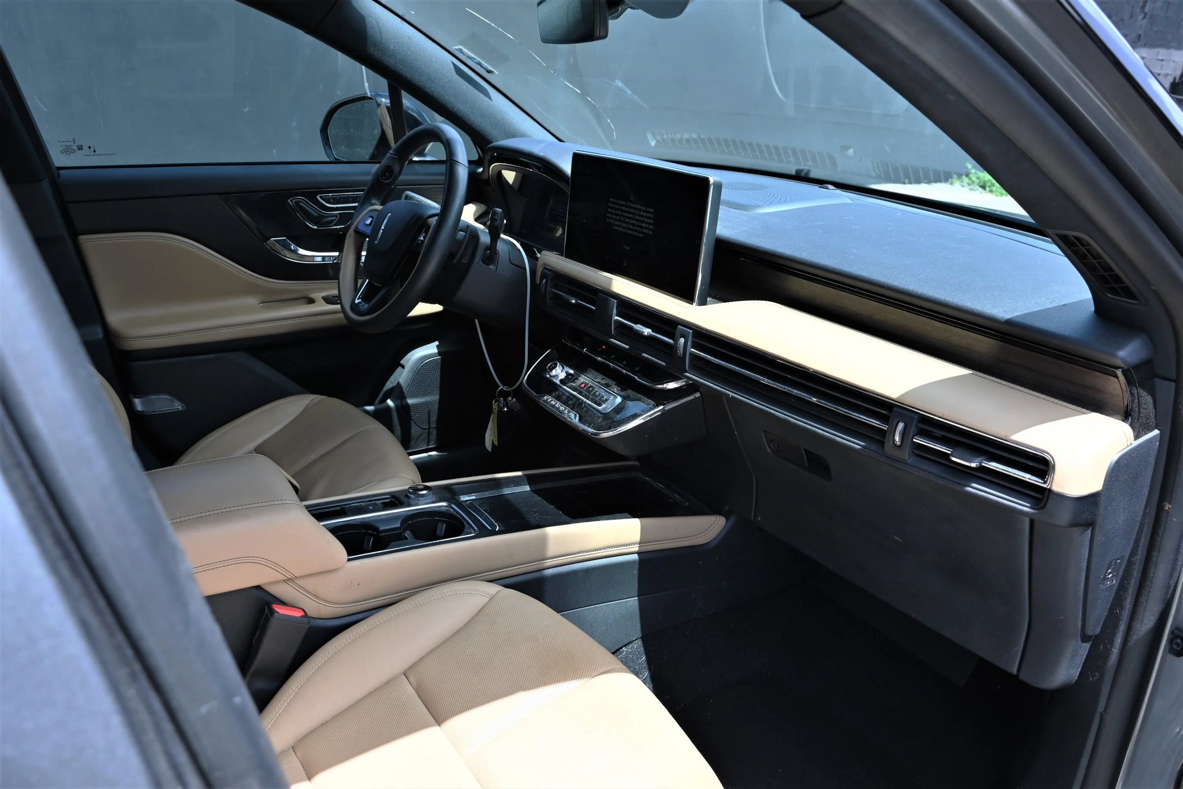 Used 2023 Lincoln Corsair Reserve w/ Equipment Group 201A FWD image 17