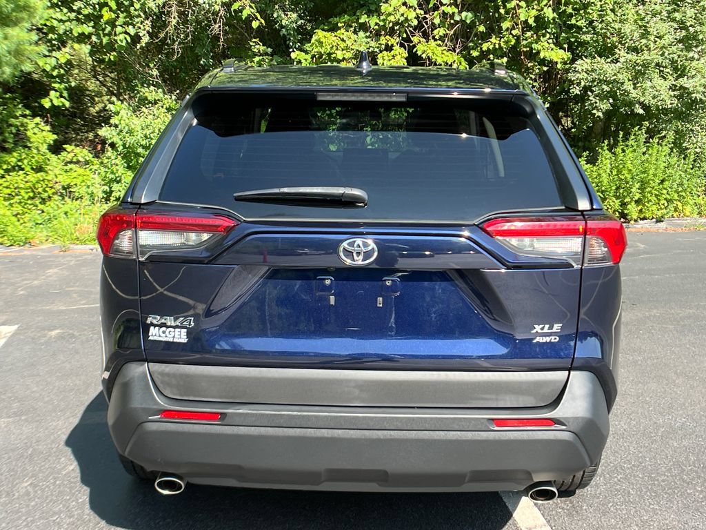 Used 2019 Toyota RAV4 XLE Premium w/ Cold Weather Package AWD/4WD image 4