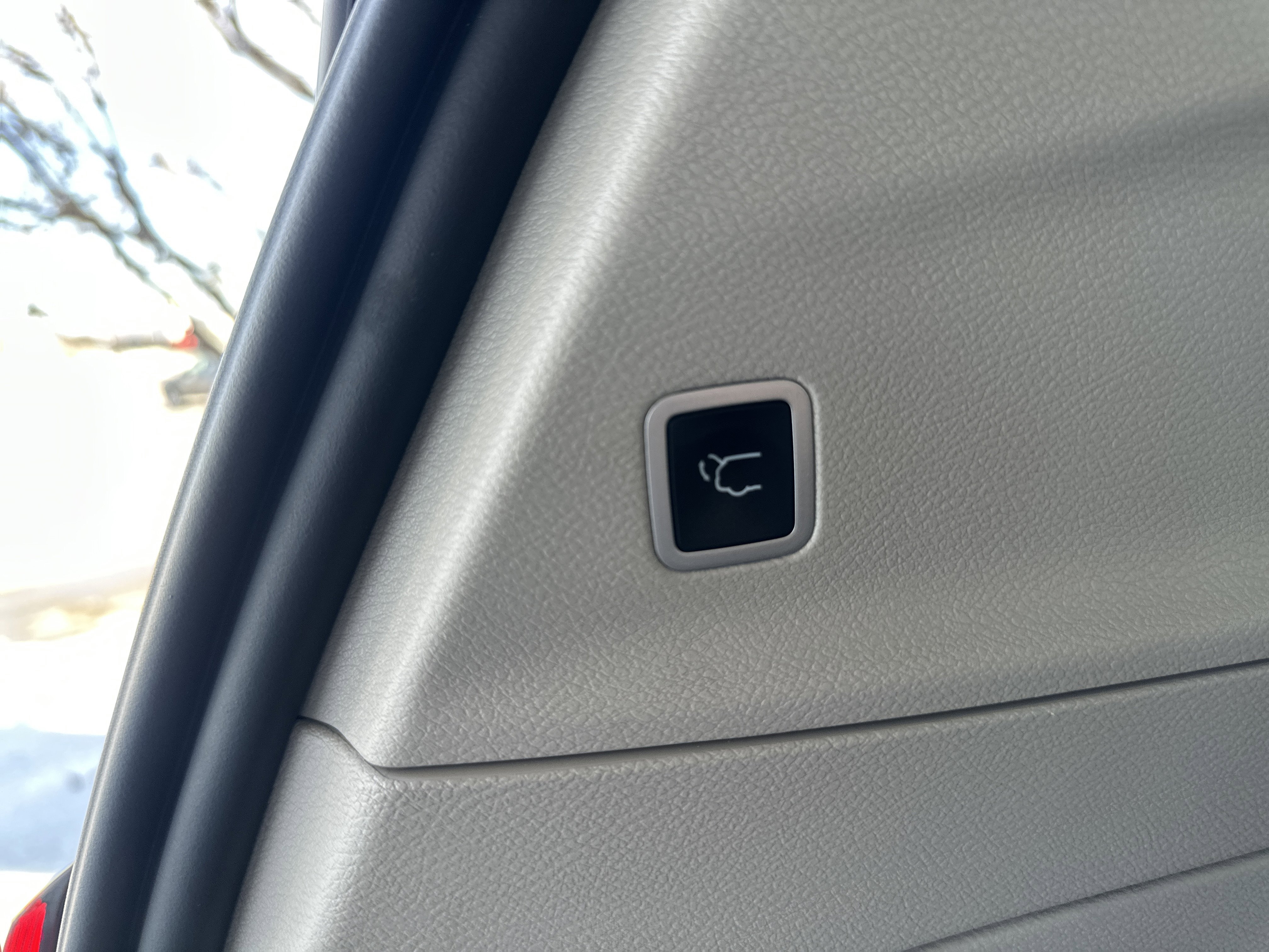 Used 2024 Chrysler Pacifica Touring-L image 18